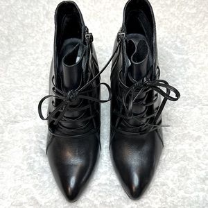 Steve Madden Leather Lace Up Booties Size 6.5